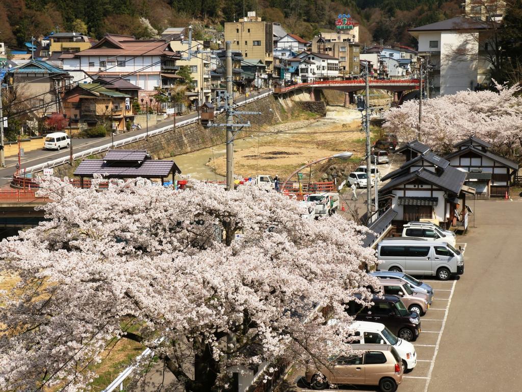 Yamatoya Hotel Яманучи Екстериор снимка